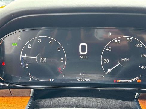 Used 2022 Jeep Grand Wagoneer Series III w/ Flexible Seating Group image 21