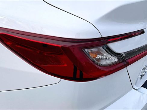 Used 2025 Toyota Camry SE image 28