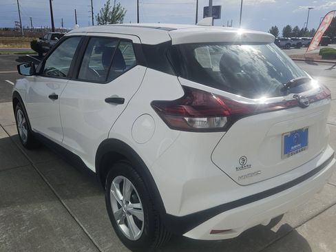 Used 2022 Nissan Kicks S FWD image 23