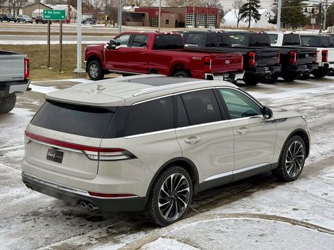 Used 2020 Lincoln Aviator Reserve w/ Equipment Group 202A image 5