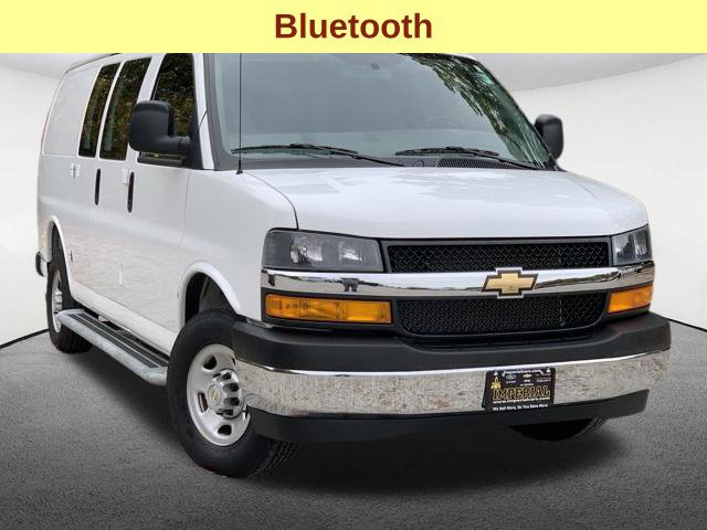 Used 2025 Chevrolet Express 2500 w/ Driver Convenience Package RWD image 5