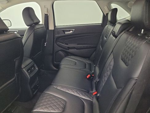 Used 2024 Ford Edge Titanium image 18