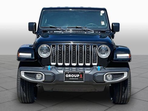 Used 2023 Jeep Wrangler Unlimited Sahara w/ Cold Weather Group AWD/4WD image 3