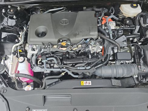 Used 2025 Toyota Camry XLE FWD image 28