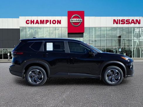 Used 2026 Nissan Rogue SV w/ SV Premium Package image 8