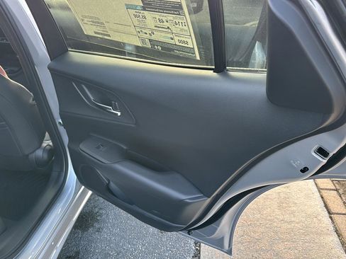 New 2025 Toyota Prius Plug-In Hybrid image 12