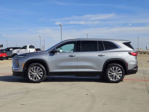 Used 2025 Buick Enclave Preferred image 3