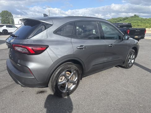 Used 2025 Ford Escape ST-Line w/ Tech Pack #1 AWD/4WD image 4
