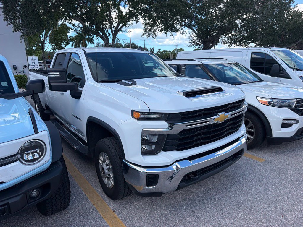 Used 2026 Chevrolet Silverado 2500 LT AWD/4WD image 1