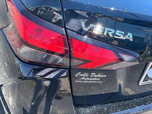 Used 2025 Nissan Versa SV FWD image 27