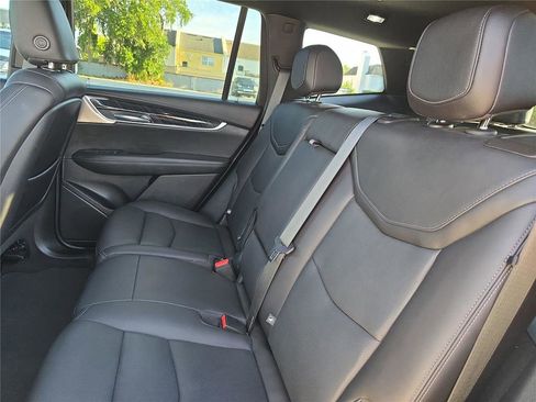 Used 2022 Cadillac XT6 Premium Luxury w/ Technology Package AWD/4WD image 13