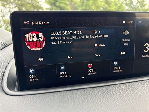 Used 2022 Acura MDX FWD image 16