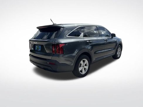 Used 2023 Kia Sorento LX FWD image 5