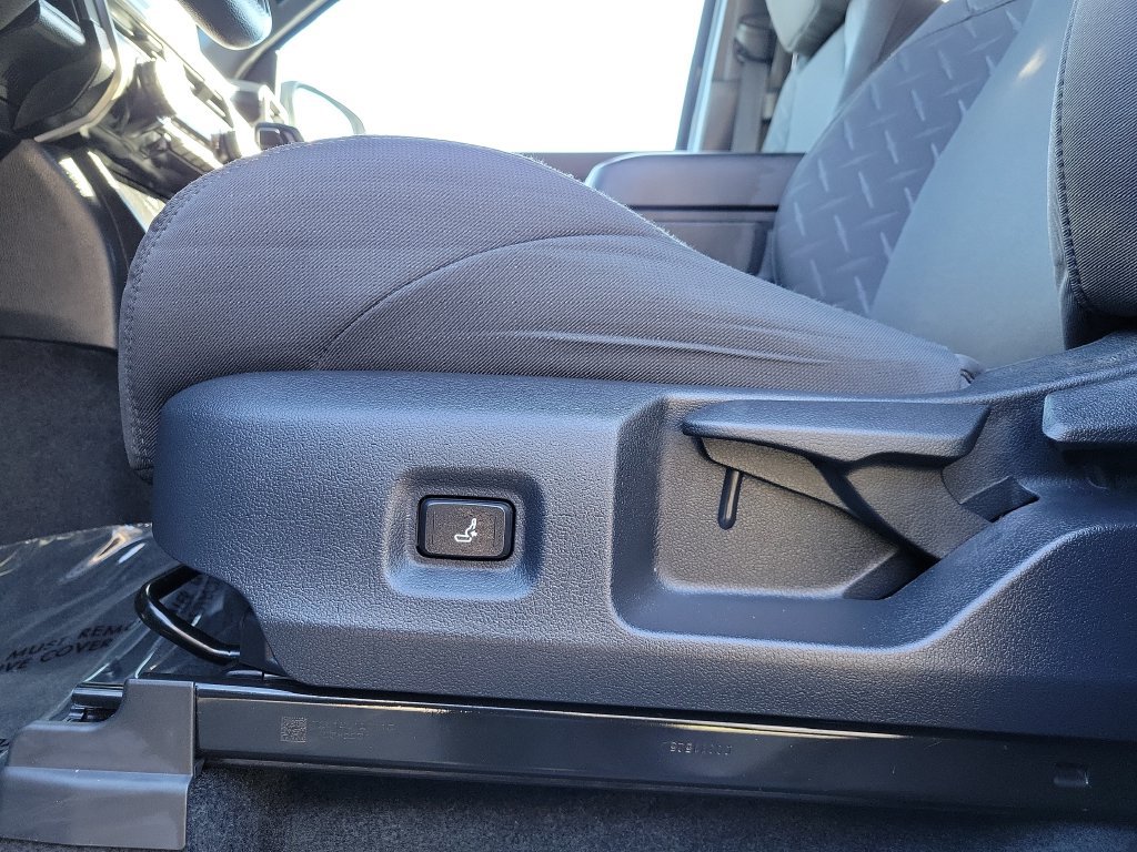 Used 2025 Toyota Tacoma SR5 AWD/4WD image 24