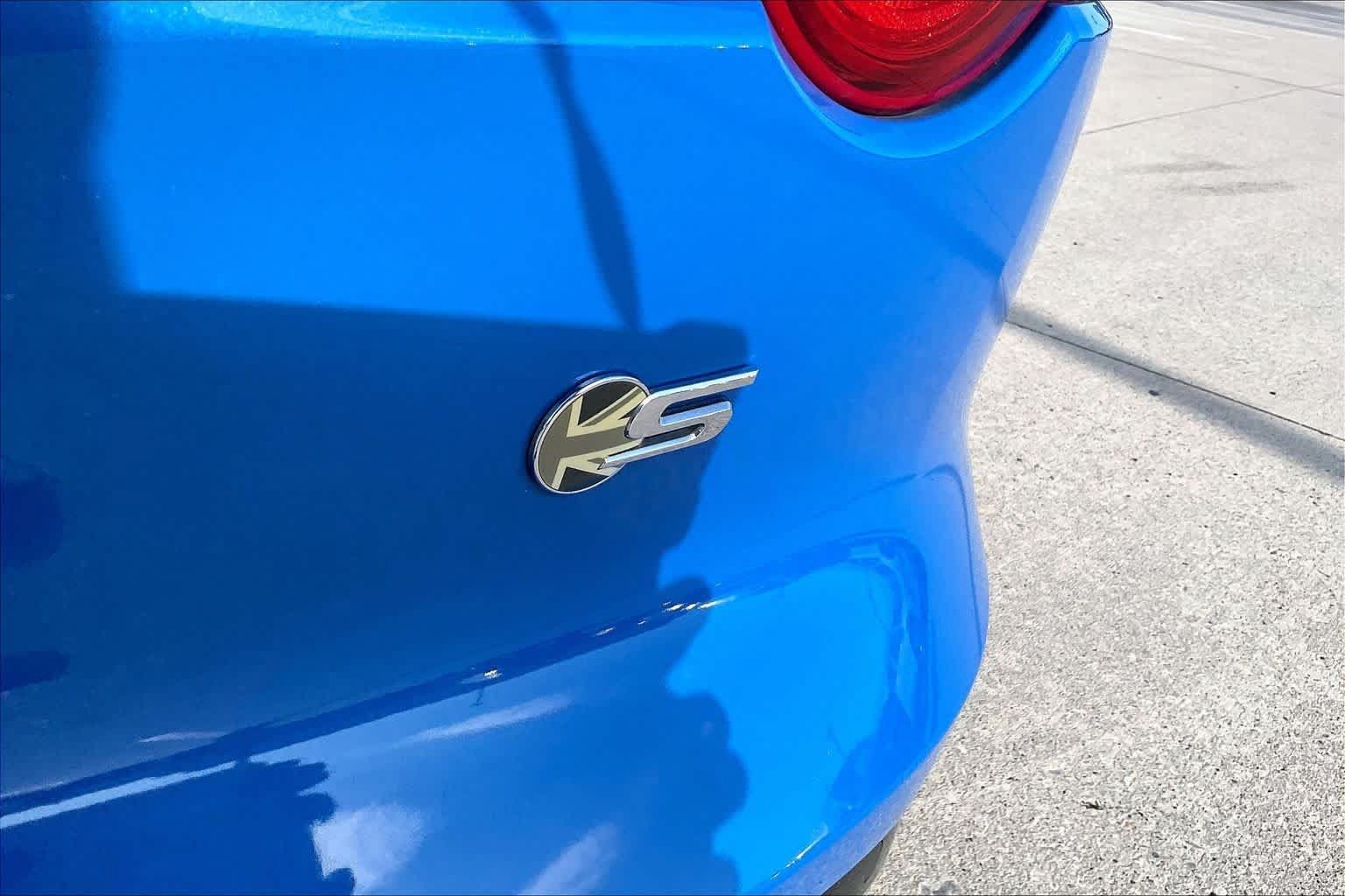 Used 2017 Jaguar F-TYPE S RWD image 9