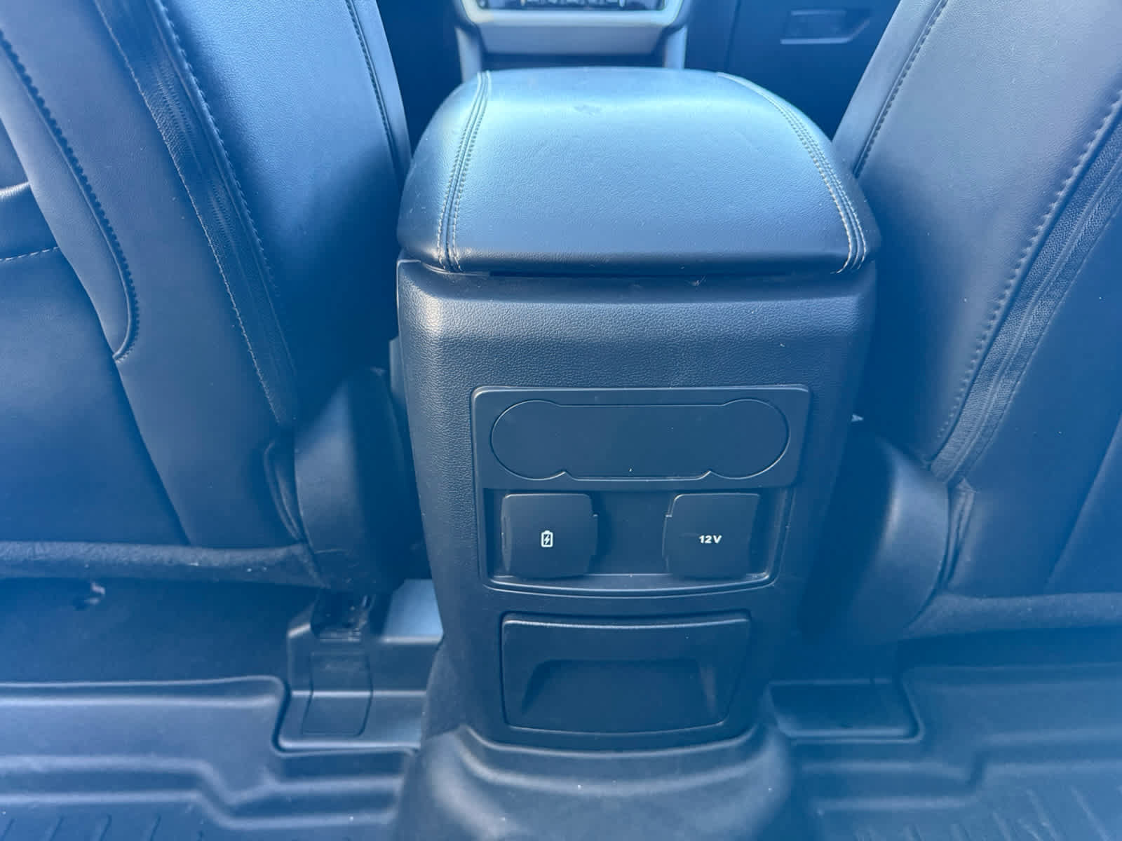 Used 2023 Ford Explorer XLT w/ Equipment Group 202A AWD/4WD image 11