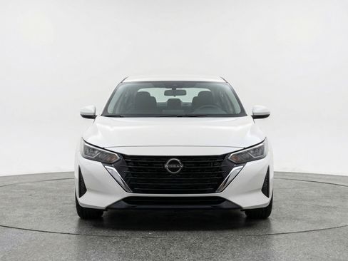 Used 2025 Nissan Sentra S FWD image 2
