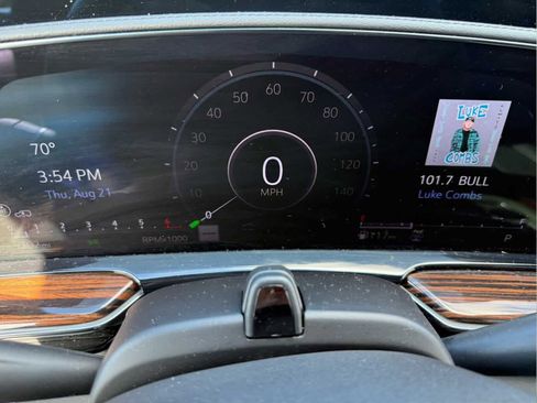 Used 2024 Cadillac Escalade Premium Luxury w/ Performance Package image 13