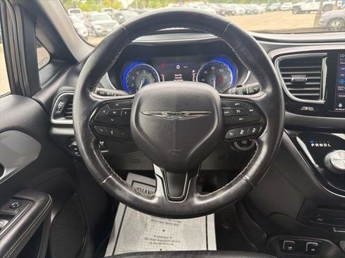 Used 2019 Chrysler Pacifica Touring-L Plus w/ Advanced Safetytec Group FWD image 20