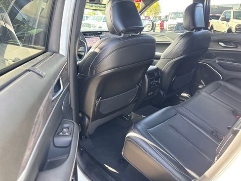 Used 2024 Jeep Grand Cherokee Limited 4xe image 11