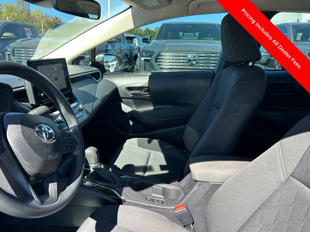 Used 2024 Toyota Corolla LE FWD image 2