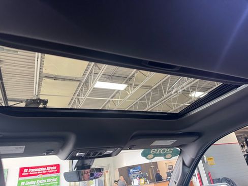 Certified 2019 GMC Sierra 1500 Denali w/ Denali Ultimate Package AWD/4WD image 17