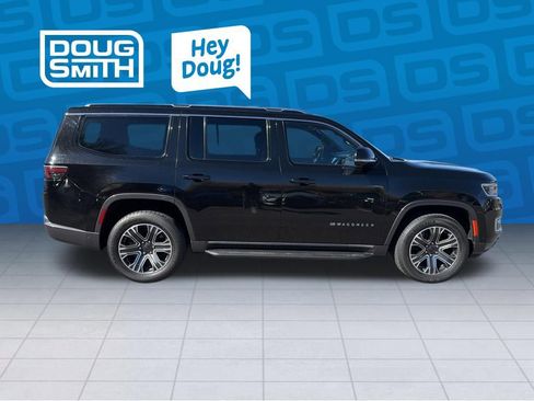 Used 2022 Jeep Wagoneer Series III w/ Convenience Group I AWD/4WD image 6
