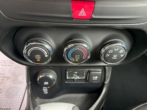 Used 2017 Jeep Renegade Sport w/ Power & Air Group AWD/4WD image 13
