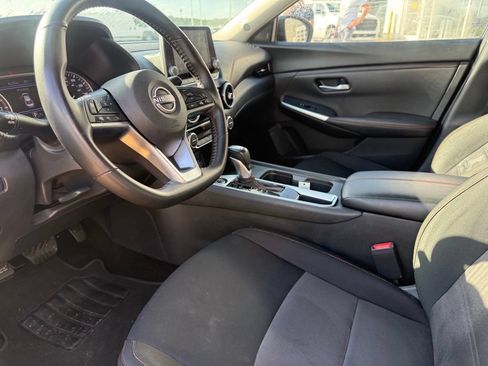 Used 2025 Nissan Sentra SR FWD image 3