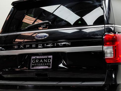 Used 2024 Ford Expedition XLT AWD/4WD image 13