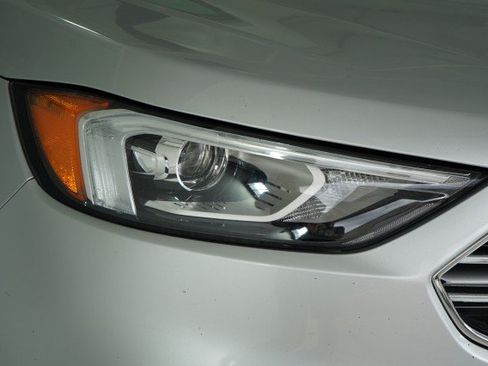 Used 2019 Ford Edge Titanium FWD image 54