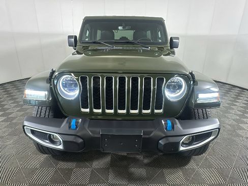 Used 2023 Jeep Wrangler Unlimited Sahara w/ Cold Weather Group AWD/4WD image 9