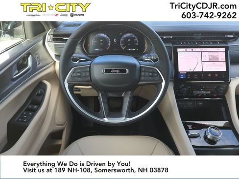 New 2025 Jeep Grand Cherokee Limited image 13