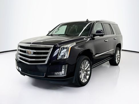 Used 2018 Cadillac Escalade Premium Luxury AWD/4WD image 3
