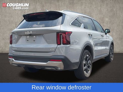 Used 2025 Kia Sorento S w/ Panoramic Sunroof Package AWD/4WD image 9