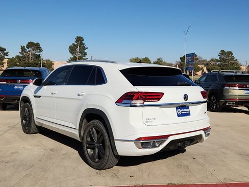 Used 2022 Volkswagen Atlas Cross Sport SEL R-Line image 5
