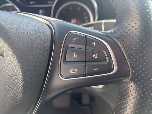 Used 2020 Mercedes-Benz GLA 250 4MATIC w/ Premium Package image 19