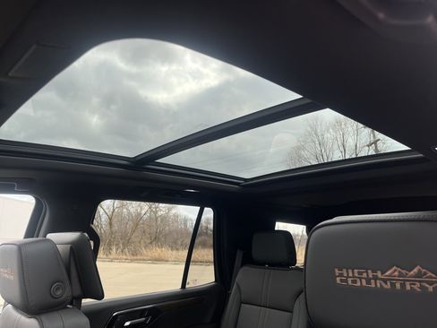 Used 2025 Chevrolet Tahoe High Country image 44