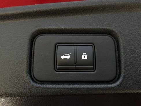 Used 2024 Nissan Pathfinder SL AWD/4WD image 34