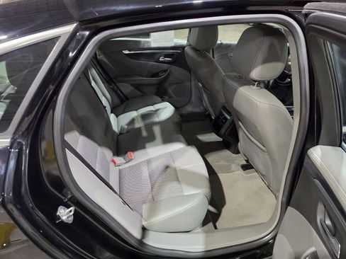 Used 2019 Chevrolet Impala LT FWD image 30