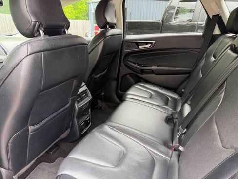 Used 2019 Ford Edge Titanium w/ Equipment Group 301A FWD image 18