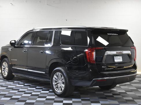 Used 2021 GMC Yukon XL SLT image 3