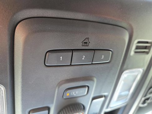 Used 2024 GMC Yukon AT4 w/ Technology Package AWD/4WD image 23