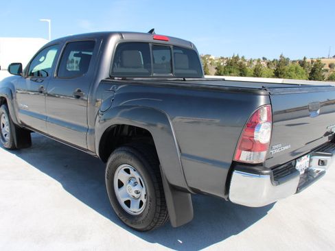 Used 2014 Toyota Tacoma PreRunner w/ SR5 Package RWD image 5