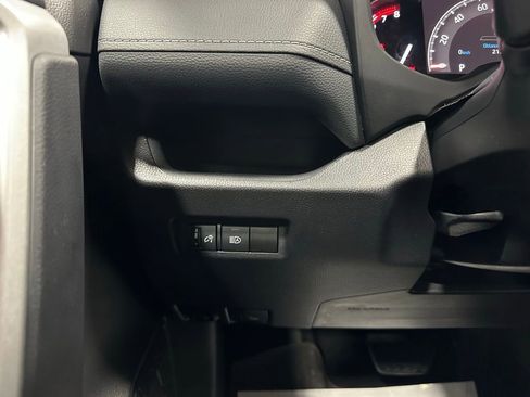 Used 2025 Toyota RAV4 XLE image 17