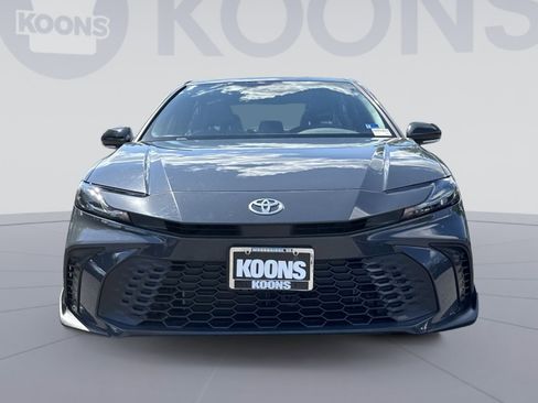 Used 2025 Toyota Camry SE FWD image 11