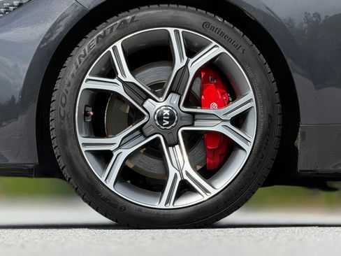 Used 2019 Kia Stinger GT2 AWD/4WD image 18