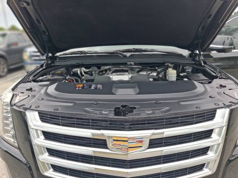 Used 2016 Cadillac Escalade 2WD image 23