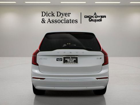 New 2026 Volvo XC90 B6 Ultra image 3