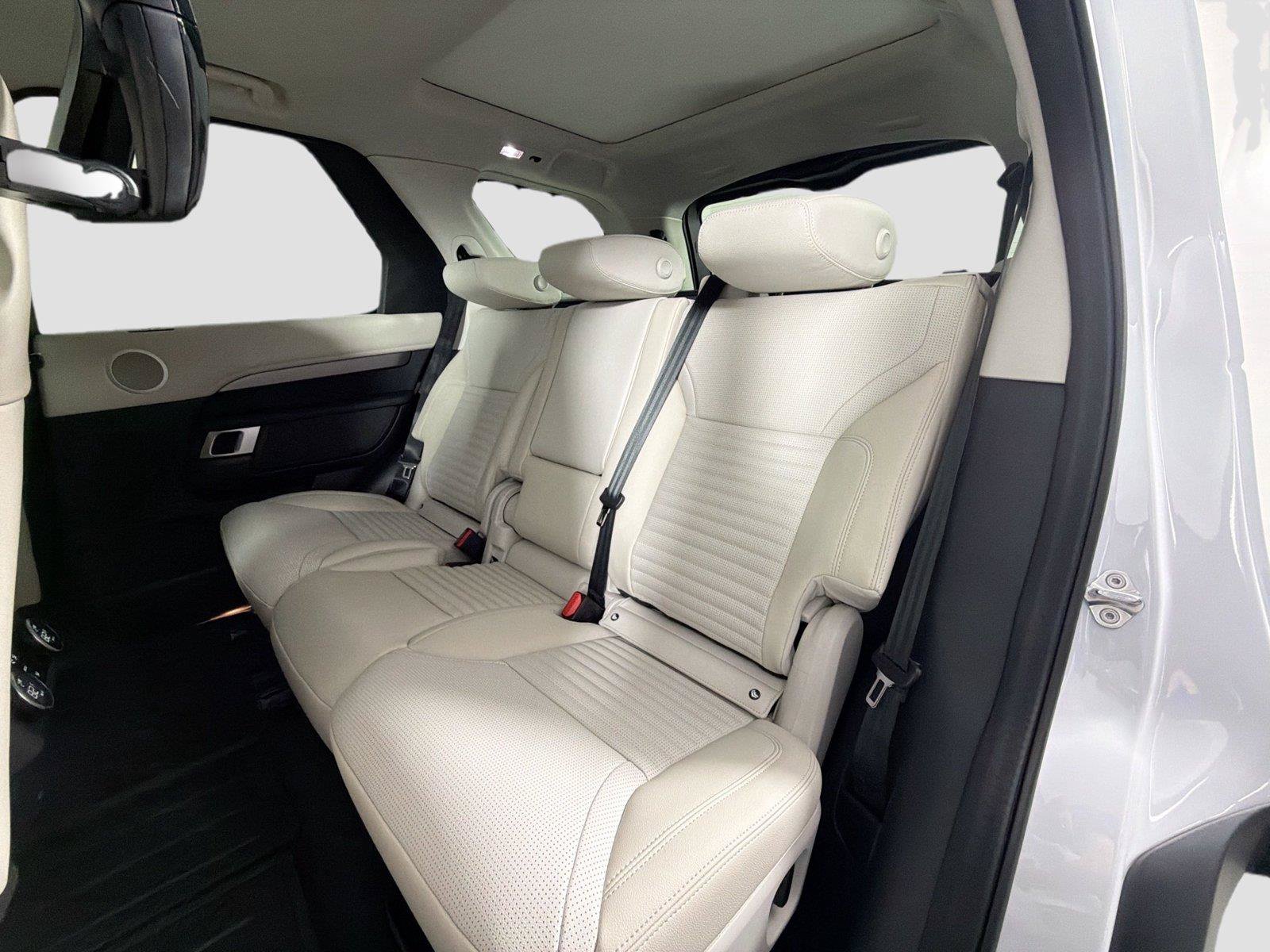 Certified 2026 Land Rover Discovery Dynamic SE AWD/4WD image 25